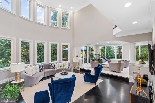 1645 Kirby Rd, Mc Lean VA  22101-3240 exterior