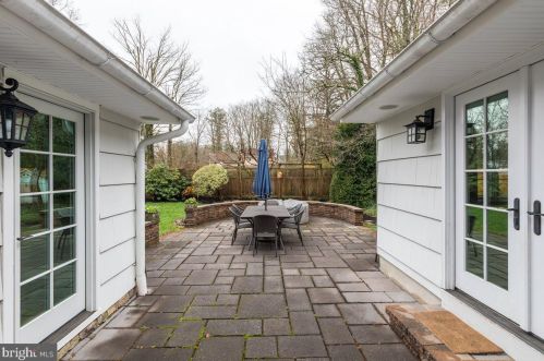 32 Evergreen Cir, Princeton NJ 08540-4028 exterior