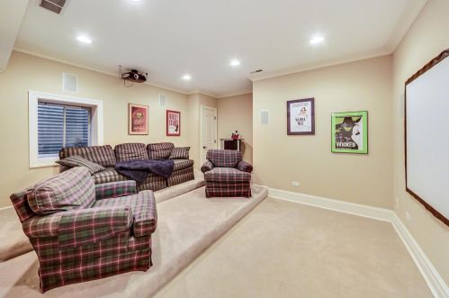 642 Euclid Ave, Elmhurst IL 60126-4338 exterior