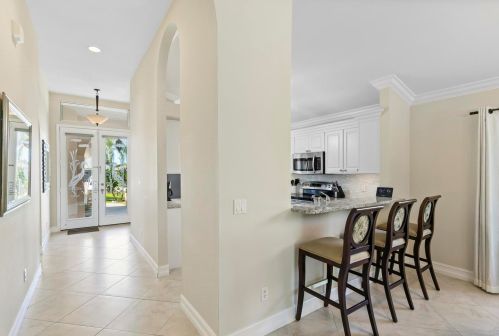 769 101st Ave, Naples, FL 34108-3206