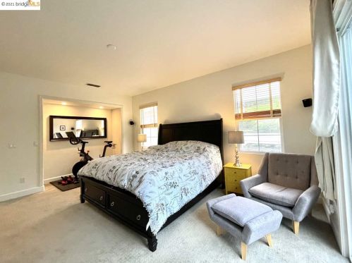 5236 Montecito Dr, Concord CA 94521-5507 exterior