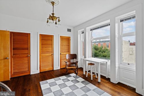 1708 Green St, Philadelphia PA 19130-7023 exterior