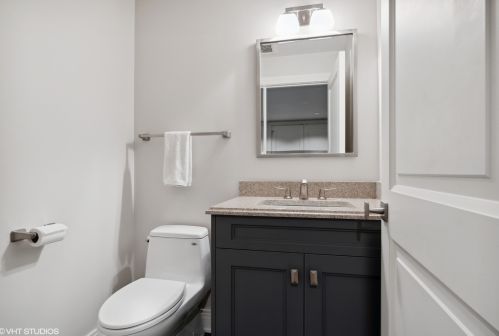 2900 Hermitage Ave, Chicago IL 60609-2733 exterior