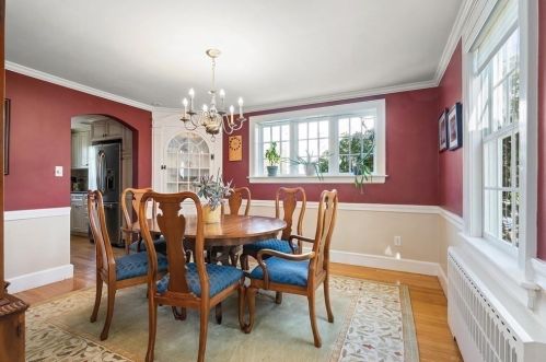 111 Upland Ave, Newton MA 02461-2112 exterior