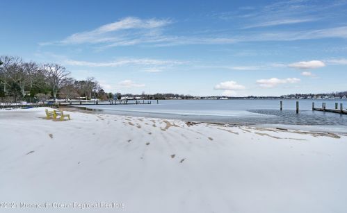 15 Glenwood Dr, Berkeley Township NJ 08721-1021 exterior