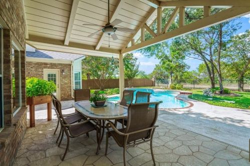 3006 Barton Pt Dr, Austin TX 78733-6322 exterior