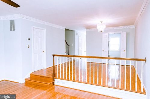 15301 Manor Village Ln, Rockville MD 20853-1820 exterior