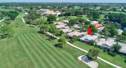 30 Gln Dr, Boynton Beach FL 33436-6208 exterior