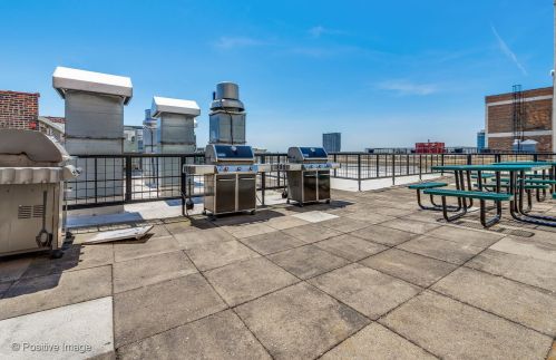 728 Jackson Blvd, Chicago IL 60661-5412 exterior