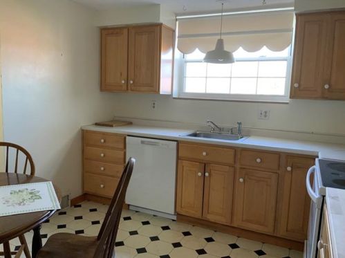 16 Chapel Dr, Pittsburgh PA 15237-2518 exterior