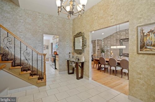 3915 Sheffield Dr, Huntingdon Valley, PA 19006-2019