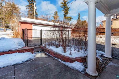 2511 5 St, Duluth MN 55806-1511 exterior