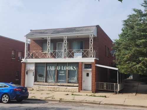 8426 Lisbon Ave, Milwaukee WI  53222-3727 exterior