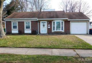 2110 Dominion Ave, Pekin, IL 61554-1914