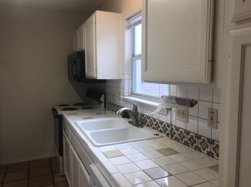 1812 35th St, Austin TX  78703-1323 exterior