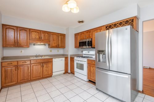 5832 Brentwood Ave, Milwaukee, WI 53223-5942