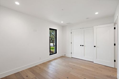 4211 Burney Dr, Austin TX 78731-1207 exterior