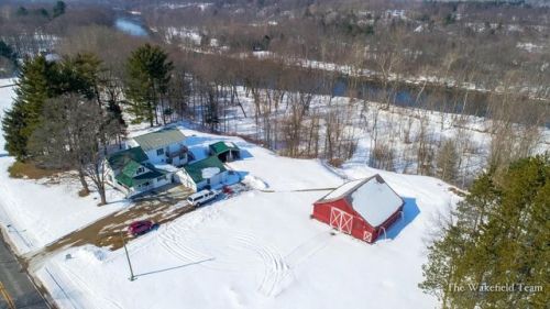 5925 River Dr, Grant, MI 49327-9715