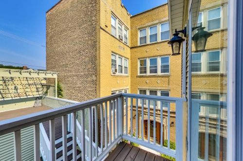 5056 Claremont Ave, Chicago IL  60625-1810 exterior