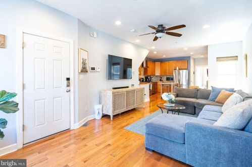 1708 Christian St, Philadelphia, PA 19146-1908