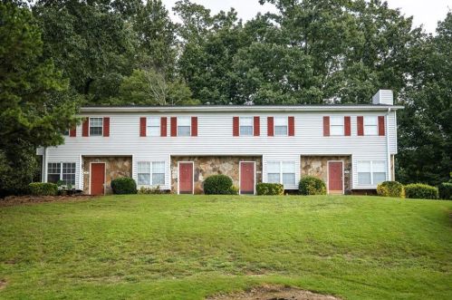 2861 Spruce Cir, Lithonia, GA 30078-5703