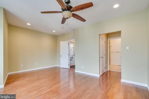 522 Carpenter St, Philadelphia PA 19147-4033 exterior