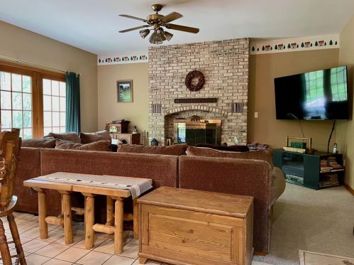 5824 Sherwood St, English Lake, IN 46366-8858