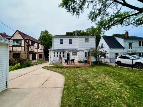 2992 70th St, Milwaukee, WI 53210-1225