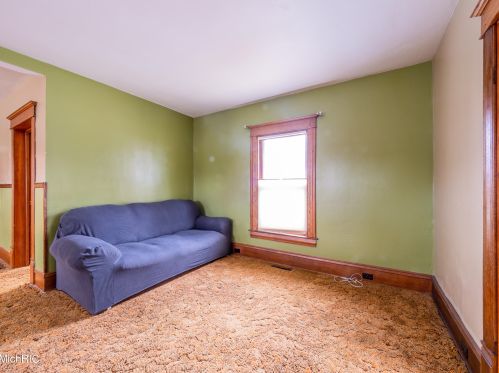 320 Elizabeth St, Sylvan Beach MI 49461-1311 exterior