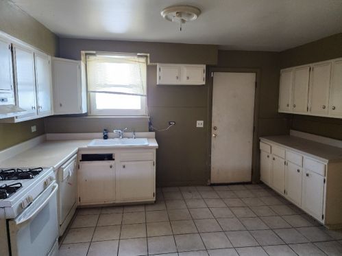 2032 15 Ave, Broadview IL 60155-3008 exterior