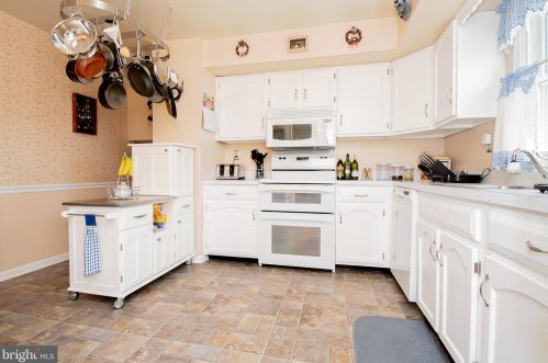 110 Dutton Dr, New Castle, DE 19720-5454