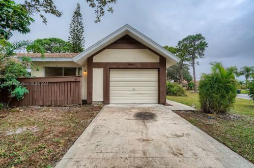 1489 Rivergreen Cir, Fort Pierce, FL 34952-4130