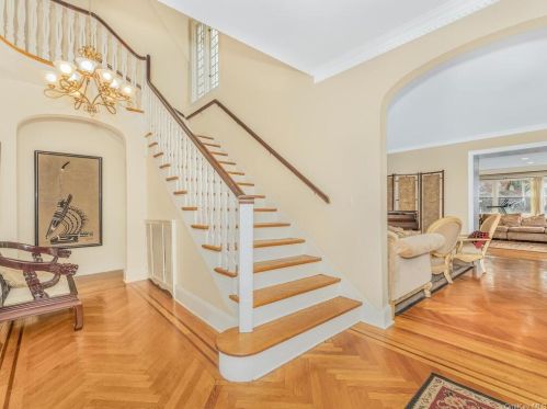 161 Commonwealth Ave, Mount Vernon NY 10552-2016 exterior