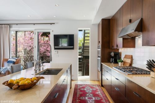 2213 Homer St, Chicago IL 60647-4216 exterior