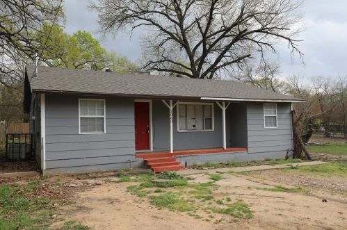 2060 Echo Lake Dr, Dallas, TX 75253-5931