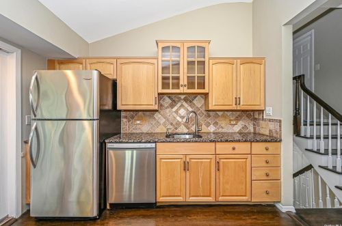 2 Gehrig St, Commack NY 11725-2006 exterior