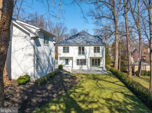 4526 Hawthorne St, Washington DC 20016-3570 exterior