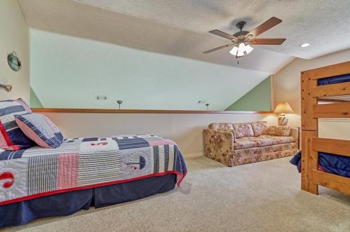 102 Golfview Dr, Montgomery TX 77356-8804 exterior