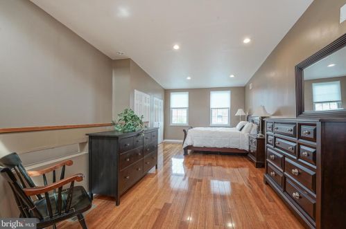 1134 Carpenter St, Philadelphia PA 19147-3608 exterior