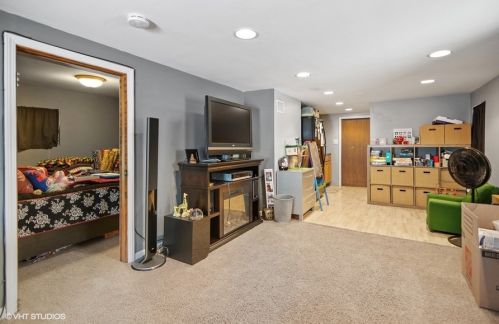 3636 Dickens Ave, Chicago IL 60647-3619 exterior