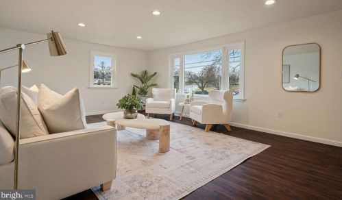 564 Lampeter Rd, Lancaster PA  17602-4010 exterior