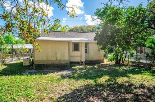 8112 Alaska St, Tampa FL  33604-3244 exterior