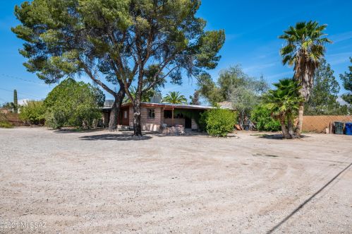 5749 Lee St, Tucson AZ 85719-3900 exterior