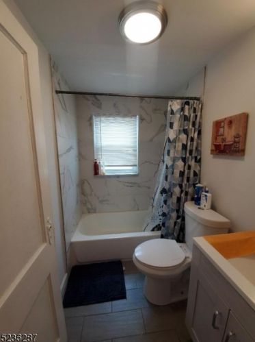 253 Grand Ave, Camden NJ 08105-2151 exterior