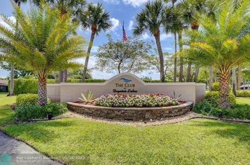 3 Mayfair Ln, Boynton Beach FL 33426-7717 exterior