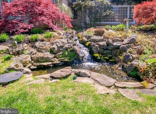 1936 Paper Mill Rd, Huntingdon Valley PA 19006-5814 exterior