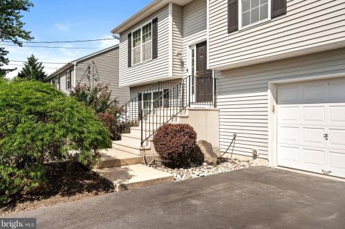 80 Clearview Ave, Trenton, NJ 08619-1217