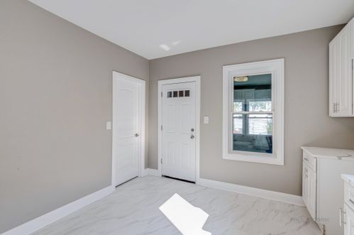 3048 80th St, Chicago IL  60617-1437 exterior