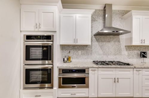 2884 Cravey Dr, Atlanta GA  30345-1420 exterior