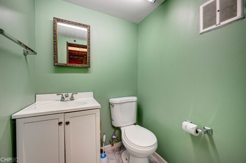 4500 Ln Crosse Ave, Chicago IL 60646-4922 exterior